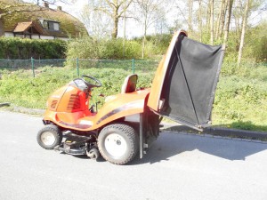 Yanmar RD122 diesel zitmaaier met grasopvang