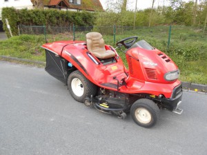 Yanmar RD122 diesel zitmaaier met grasopvang